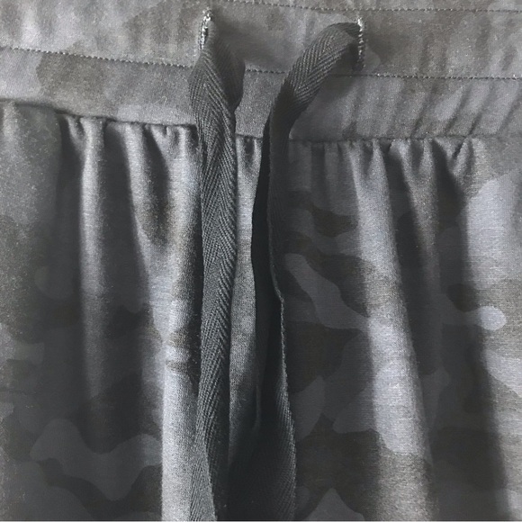 Onzie M/L Divine Sweet Jogger Pants Black Grey Camo Lounge Athleisure Comfy NEW - Picture 10 of 10